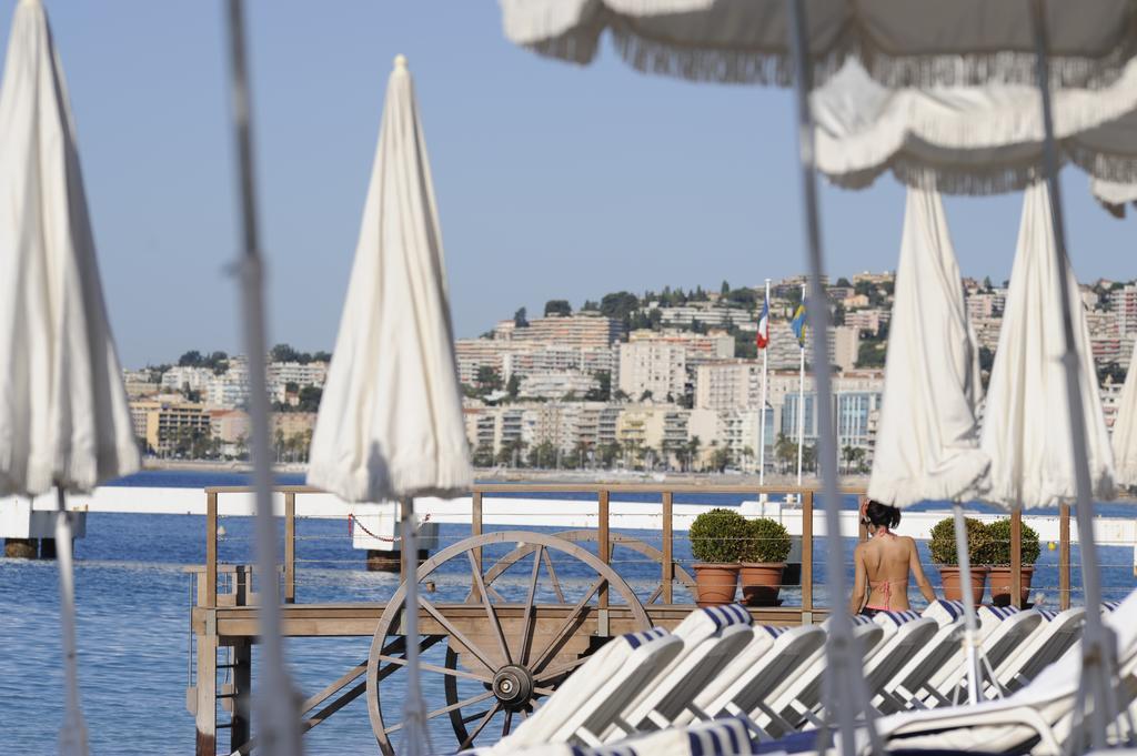 Anantara Plaza Nice Hotel - A Leading Hotel Of The World Exteriér fotografie View of the bay from the hotel