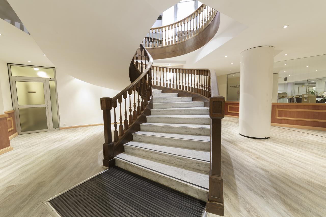 Anantara Plaza Nice Hotel - A Leading Hotel Of The World Exteriér fotografie The staircase in the main entrance